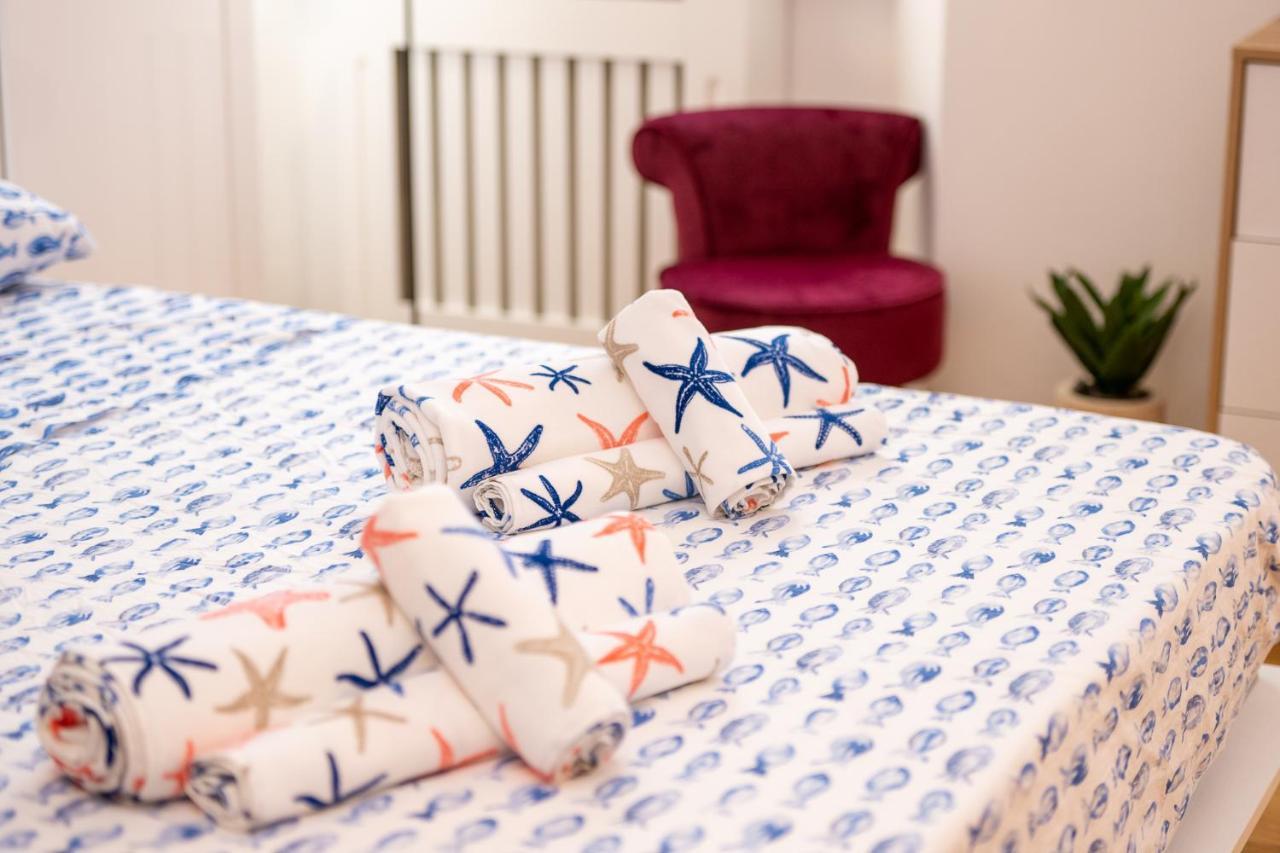 Portatorre Suite, A Charming Apartment In The Heart Of Como, Free Private Parking, Air Conditioning & More! Buitenkant foto