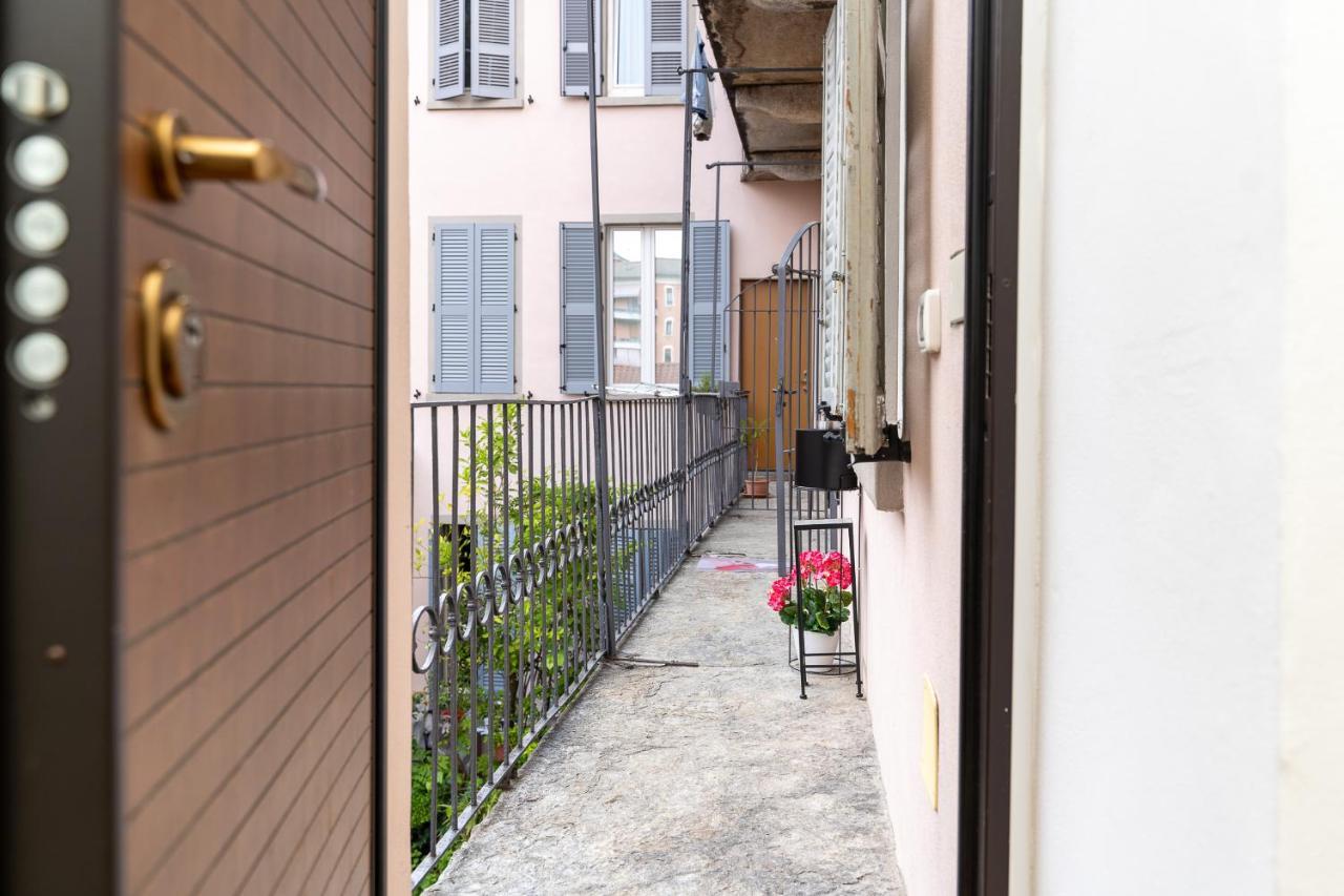 Portatorre Suite, A Charming Apartment In The Heart Of Como, Free Private Parking, Air Conditioning & More! Buitenkant foto