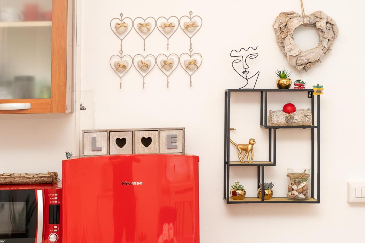 Portatorre Suite, A Charming Apartment In The Heart Of Como, Free Private Parking, Air Conditioning & More! Buitenkant foto