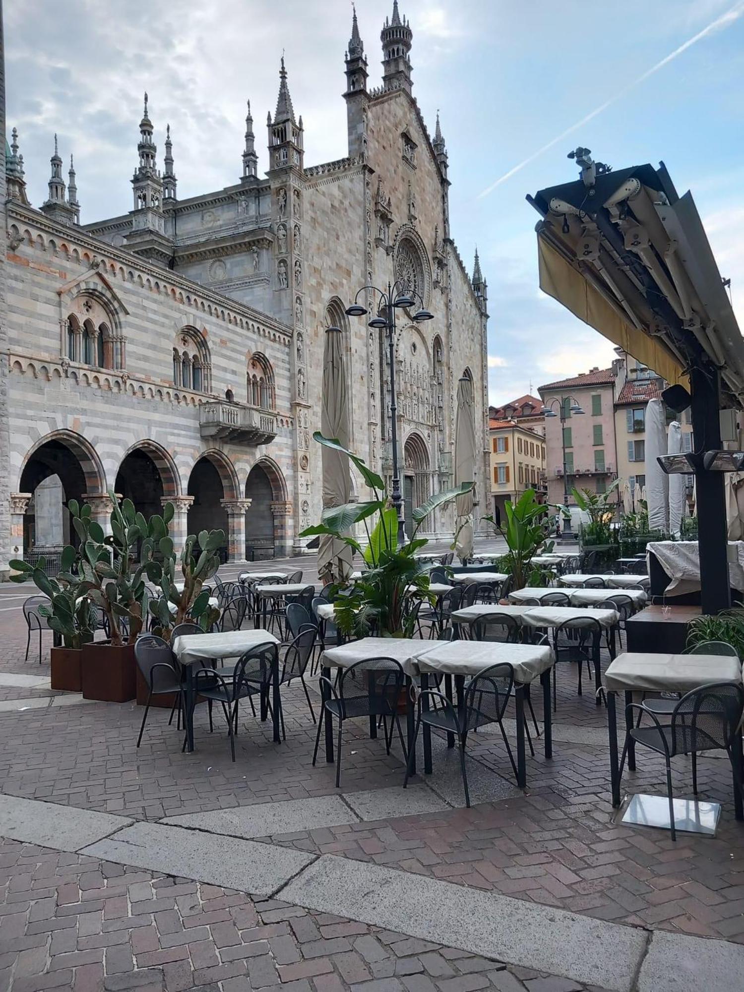 Portatorre Suite, A Charming Apartment In The Heart Of Como, Free Private Parking, Air Conditioning & More! Buitenkant foto