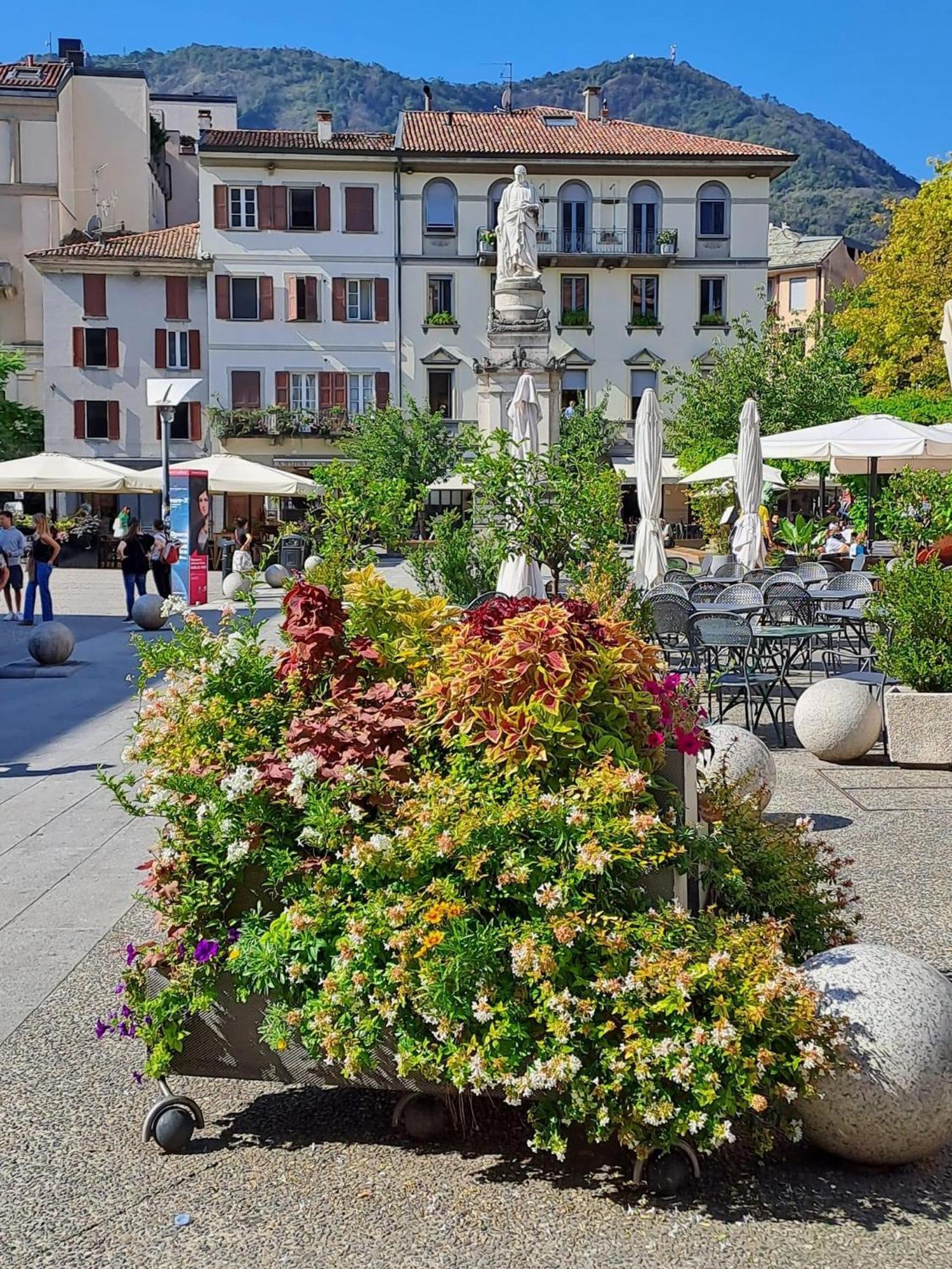 Portatorre Suite, A Charming Apartment In The Heart Of Como, Free Private Parking, Air Conditioning & More! Buitenkant foto