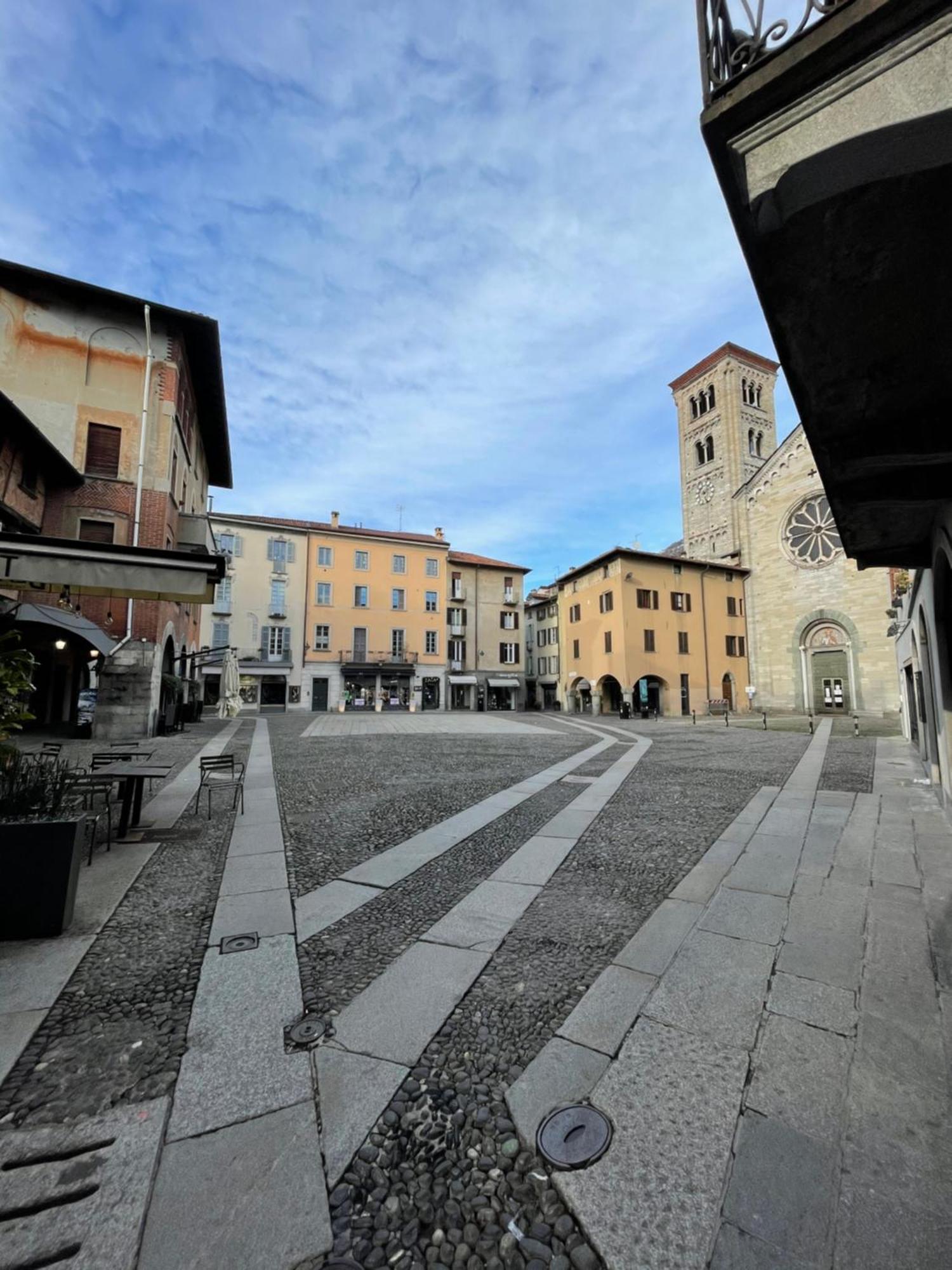 Portatorre Suite, A Charming Apartment In The Heart Of Como, Free Private Parking, Air Conditioning & More! Buitenkant foto