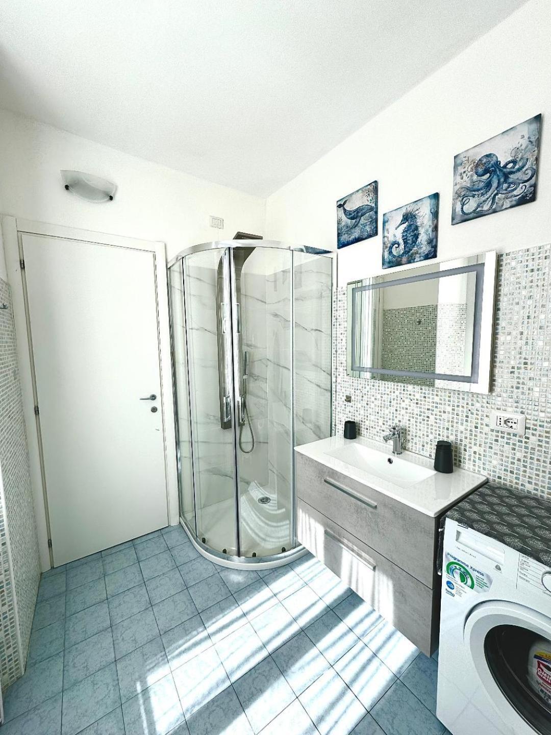 Portatorre Suite, A Charming Apartment In The Heart Of Como, Free Private Parking, Air Conditioning & More! Buitenkant foto