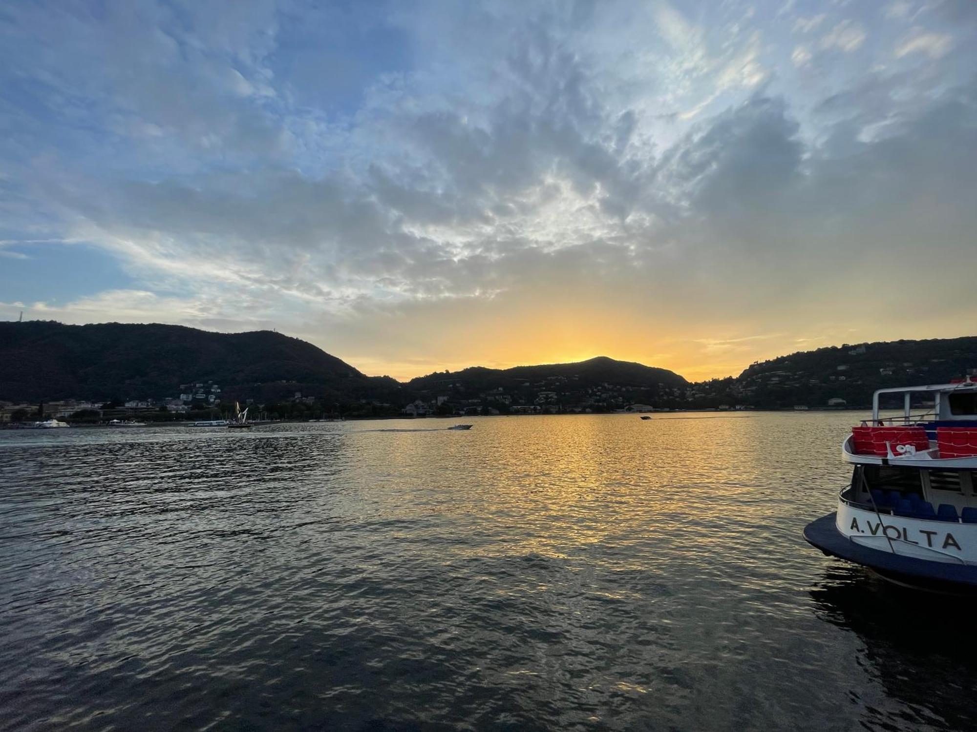 Portatorre Suite, A Charming Apartment In The Heart Of Como, Free Private Parking, Air Conditioning & More! Buitenkant foto