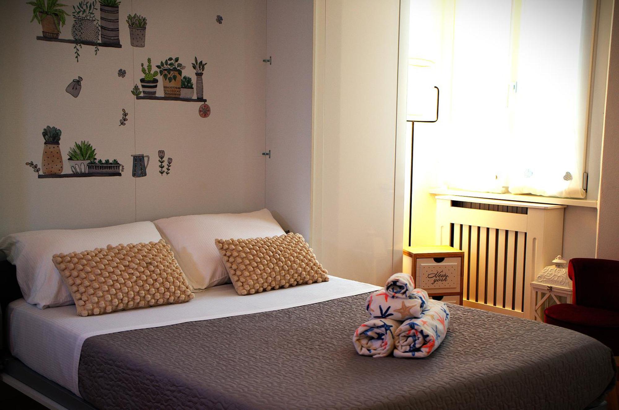 Portatorre Suite, A Charming Apartment In The Heart Of Como, Free Private Parking, Air Conditioning & More! Buitenkant foto